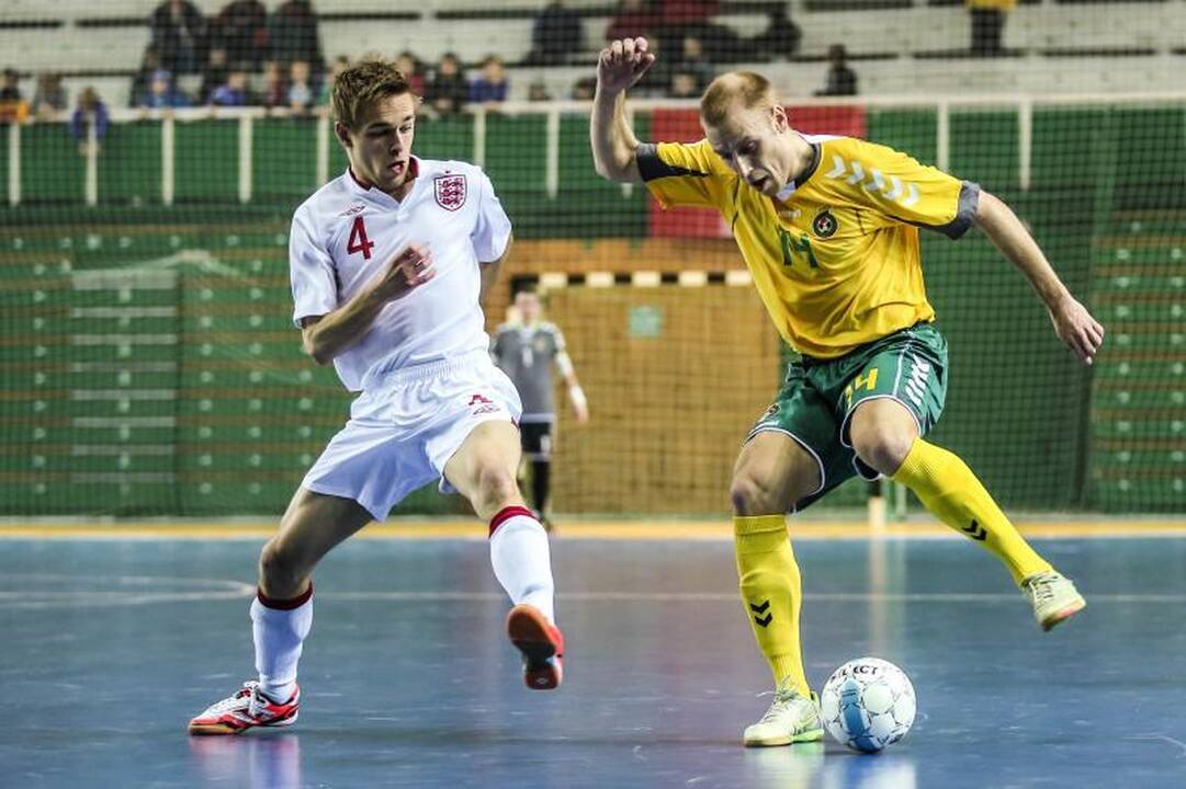 Po atkaklios kovos Lietuvos salės futbolo rinktinė nusileido anglams