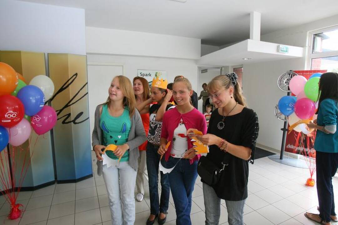 „Chevrolet“ dovana „SOS vaikų kaimui“ – dar vienas automobilis