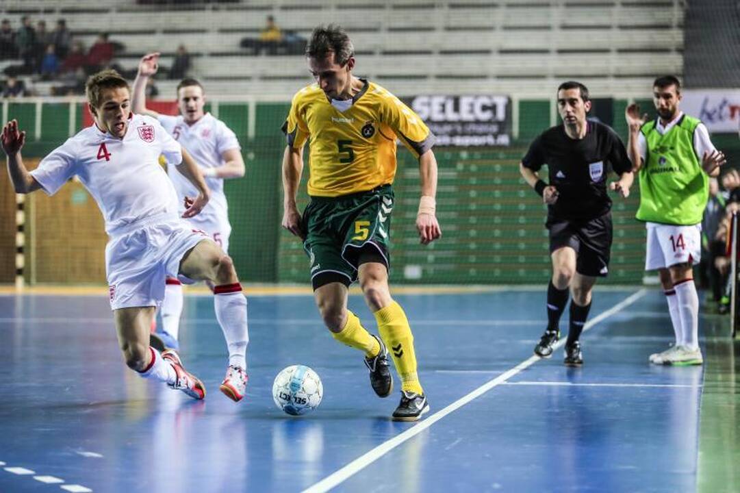 Po atkaklios kovos Lietuvos salės futbolo rinktinė nusileido anglams