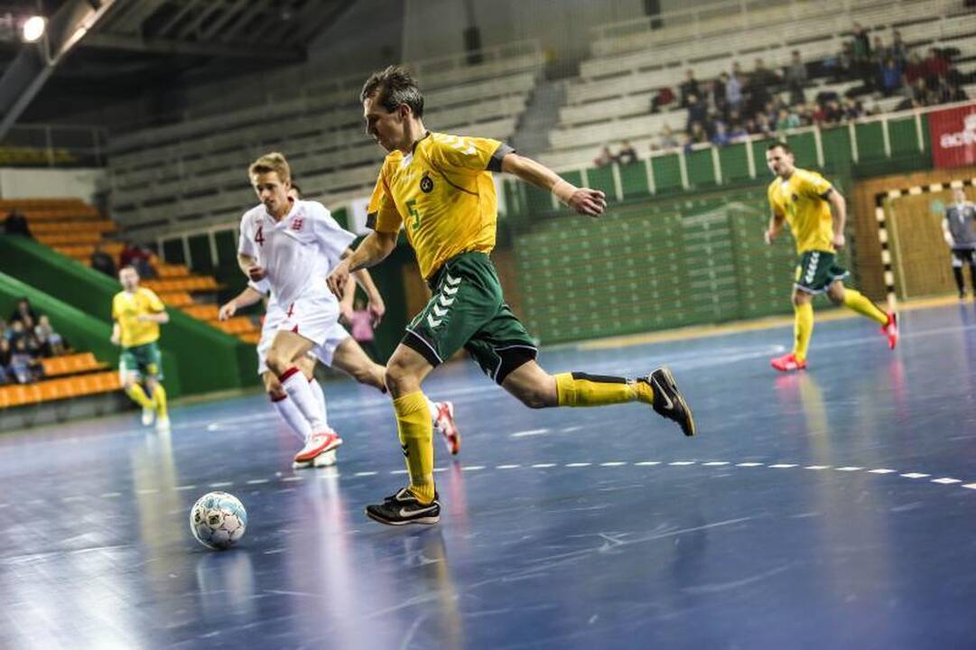 Po atkaklios kovos Lietuvos salės futbolo rinktinė nusileido anglams