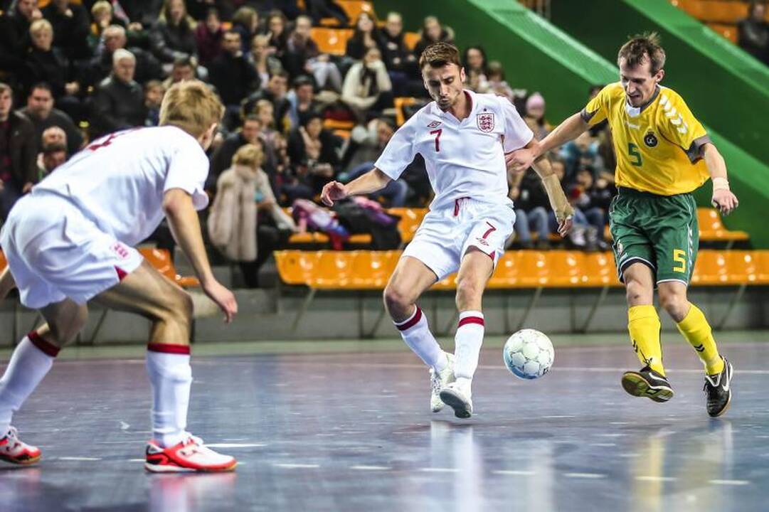 Po atkaklios kovos Lietuvos salės futbolo rinktinė nusileido anglams