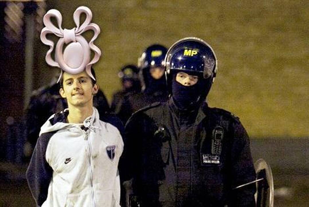 Internetinis puslapis gėdija D.Britanijos riaušininkus