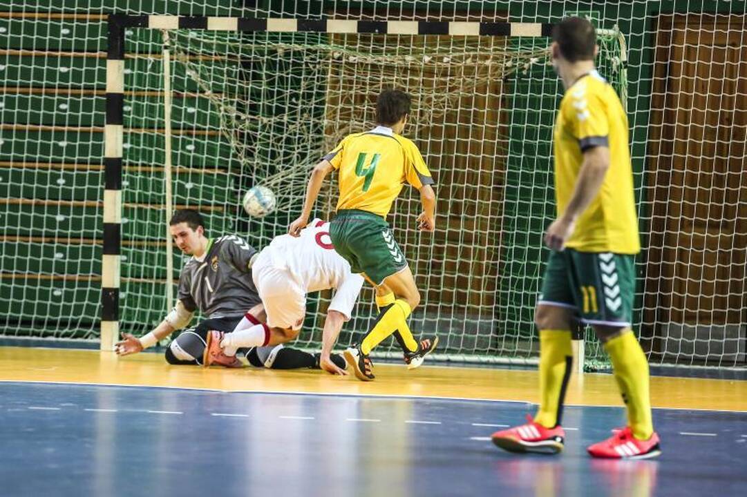 Po atkaklios kovos Lietuvos salės futbolo rinktinė nusileido anglams