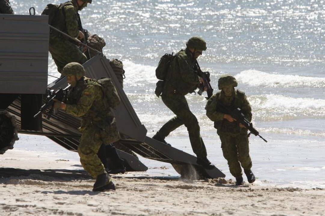 Pratybų metu jūroje aptikti ir sunaikinti tikri sprogmenys