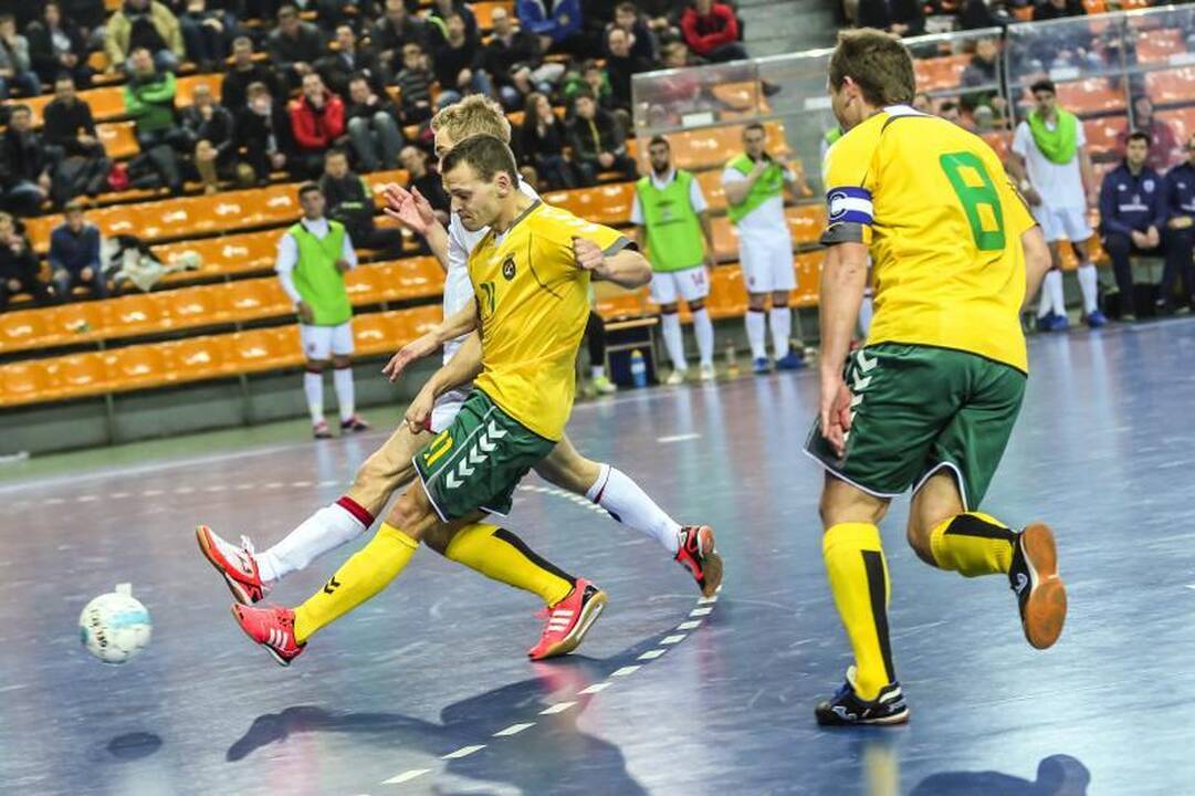 Po atkaklios kovos Lietuvos salės futbolo rinktinė nusileido anglams