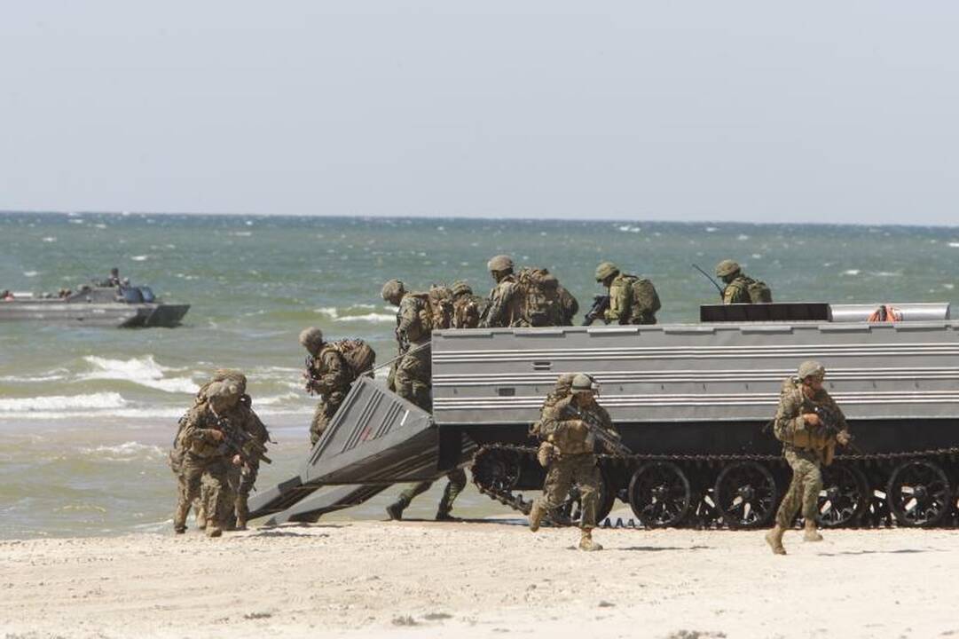 Pratybų metu jūroje aptikti ir sunaikinti tikri sprogmenys