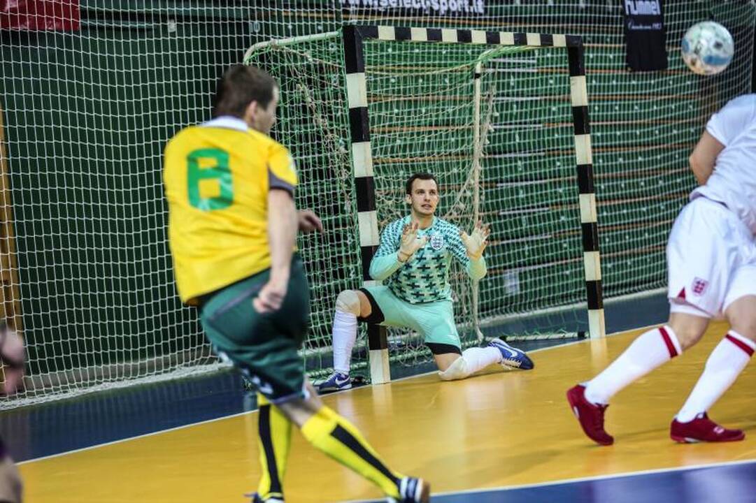 Po atkaklios kovos Lietuvos salės futbolo rinktinė nusileido anglams