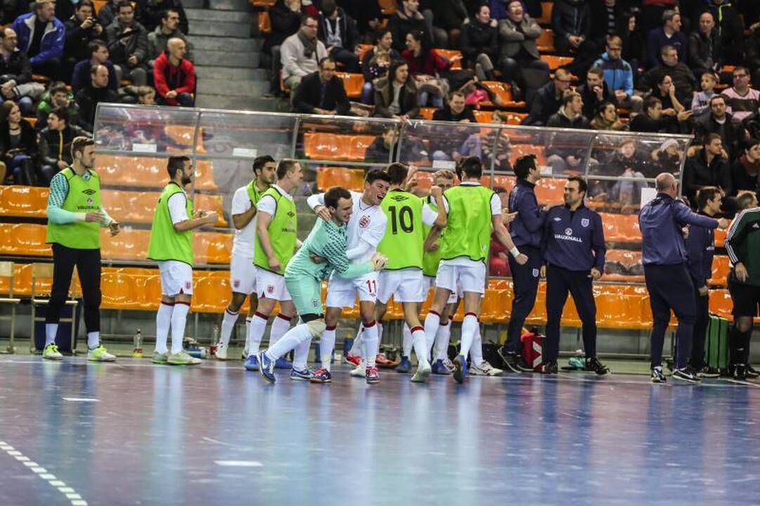 Po atkaklios kovos Lietuvos salės futbolo rinktinė nusileido anglams