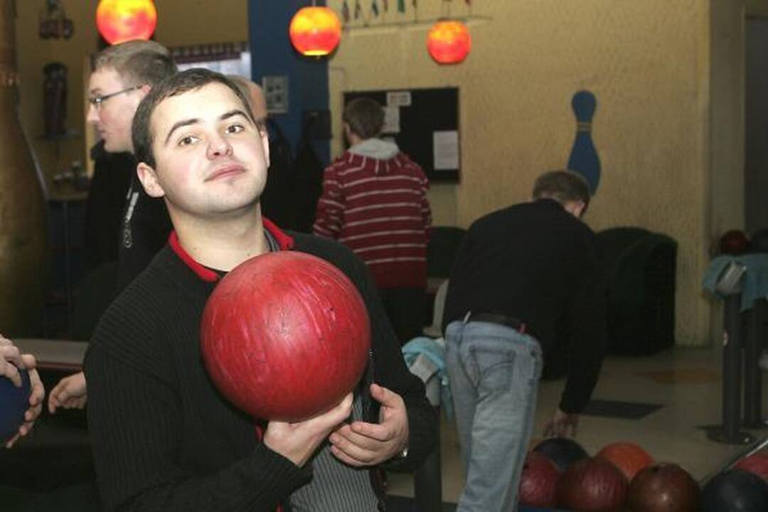 Kauno klierikai rungėsi boulingo čempionate