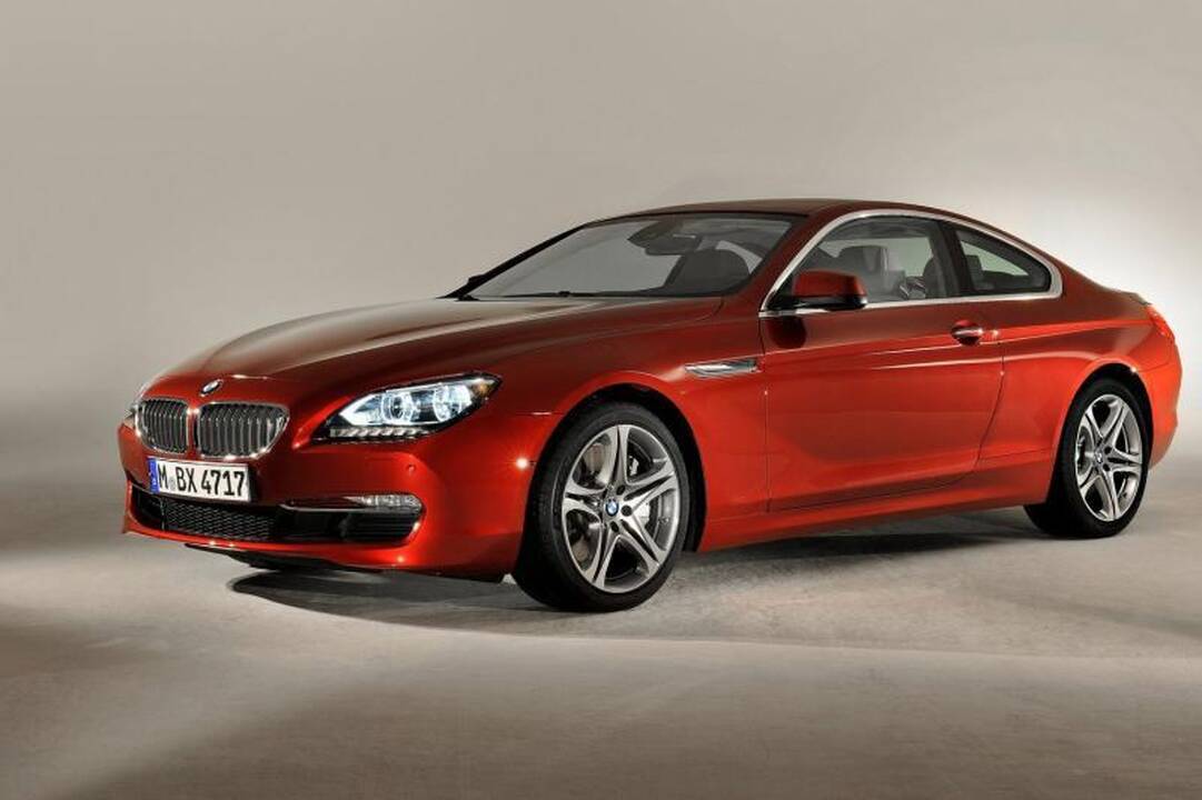 Brangiausių automobilių kainos – kaip butų sostinės Senamiestyje