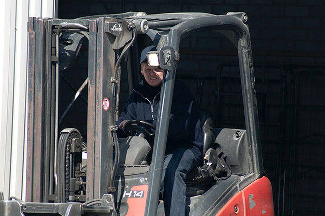 „Humanos“ darbuotojai rankose sprogo petarda