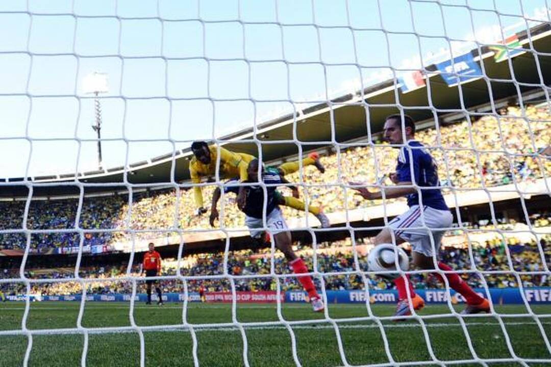 A grupė: Prancūzija – PAR 1:2 ir Meksika – Urugvajus 0:1