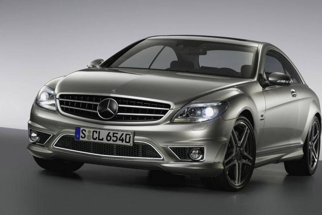 Brangiausių automobilių kainos – kaip butų sostinės Senamiestyje