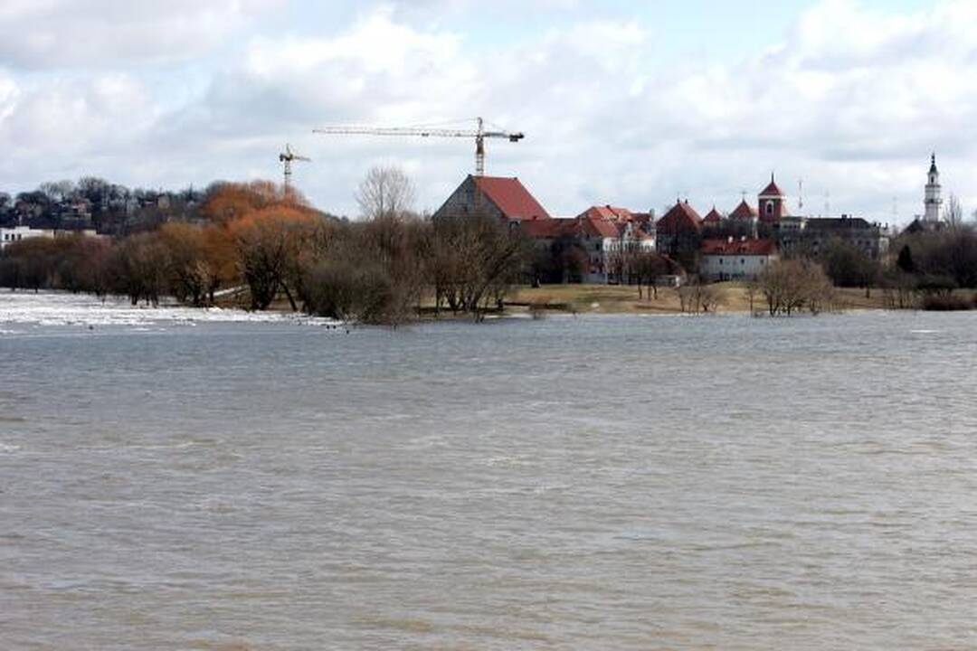 Ledų sangrūdos Neryje pajudėjo, sprogdinti turbūt nereikės (papildyta)