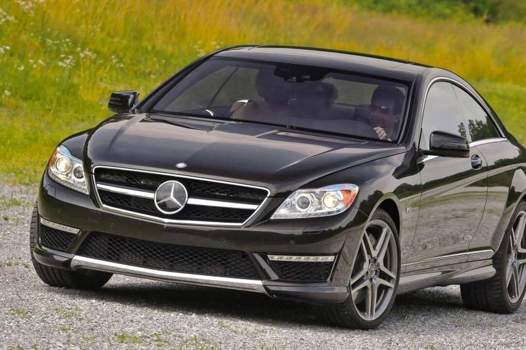 Brangiausių automobilių kainos – kaip butų sostinės Senamiestyje