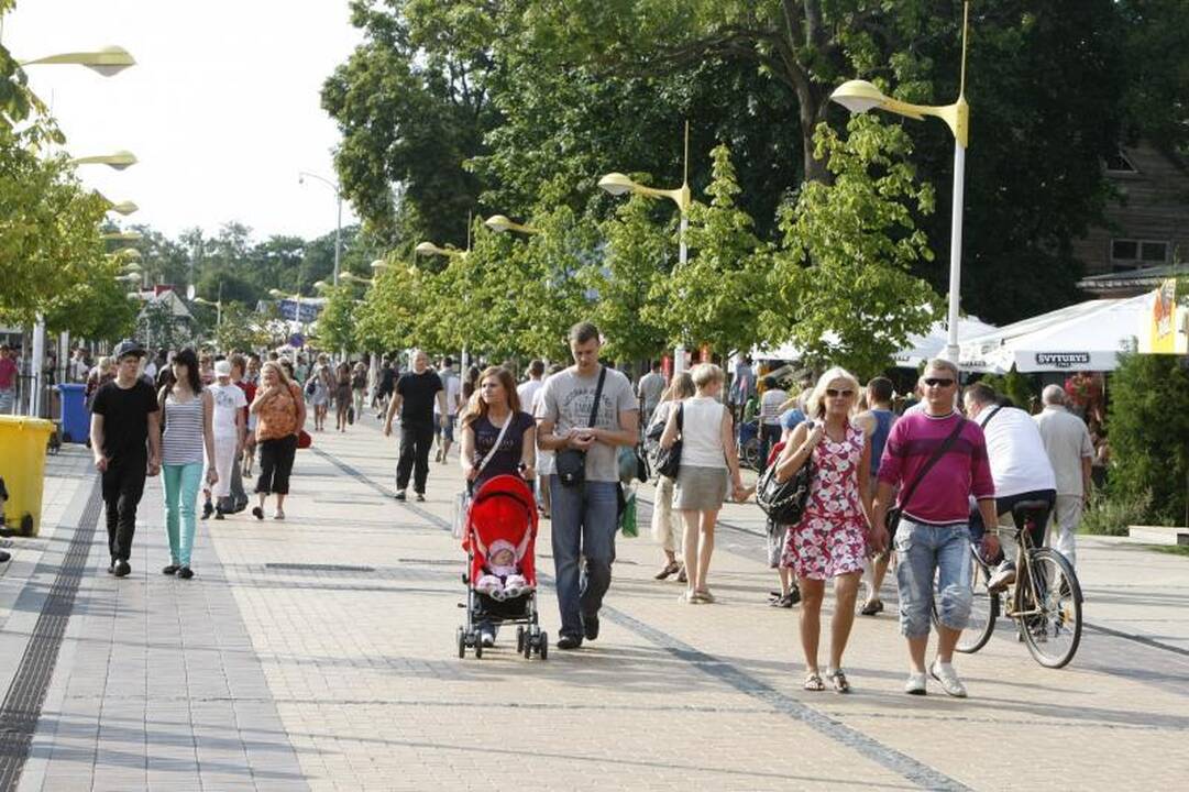 Palangoje – tūkstančiai žmonių