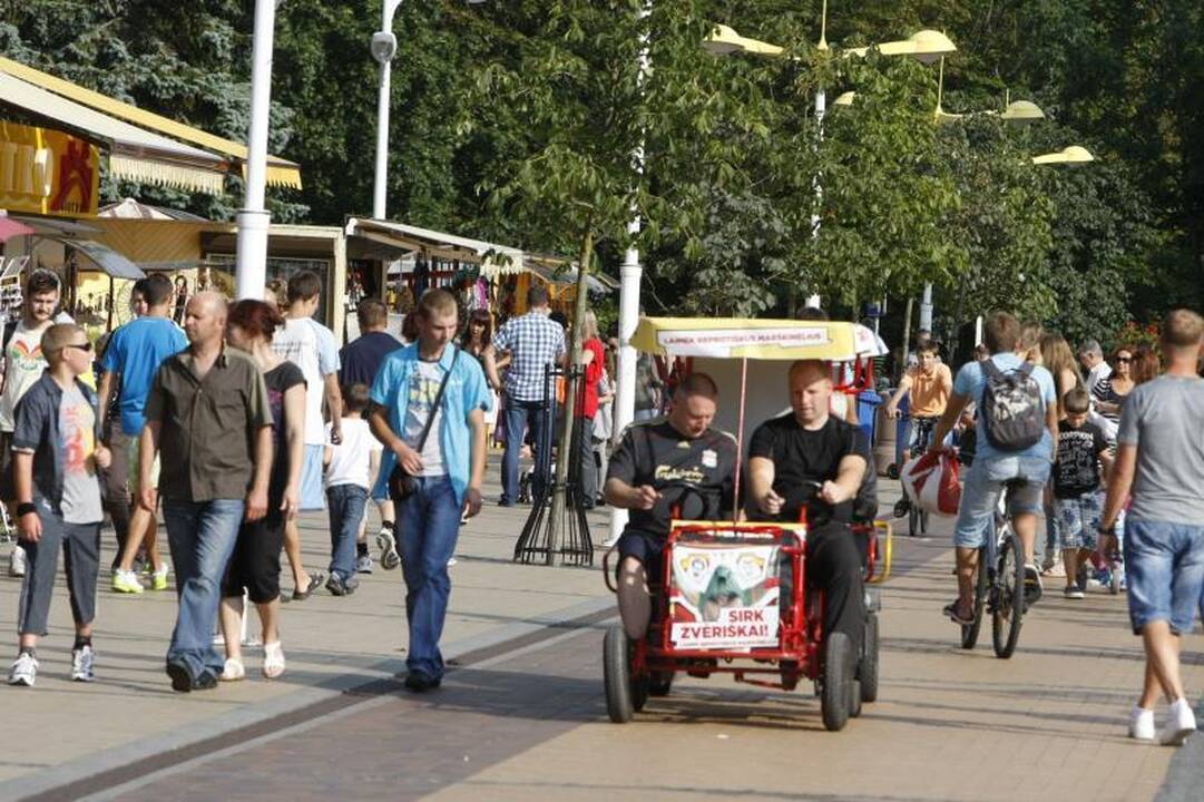 Palangoje – tūkstančiai žmonių