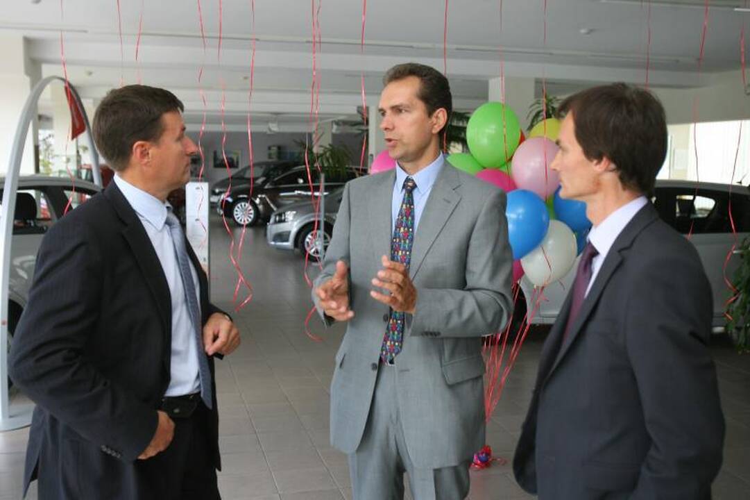 „Chevrolet“ dovana „SOS vaikų kaimui“ – dar vienas automobilis
