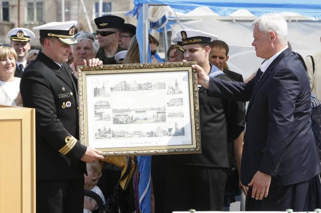 Uostamiestyje krikštynų ceremonija: moterys šventino laivus 