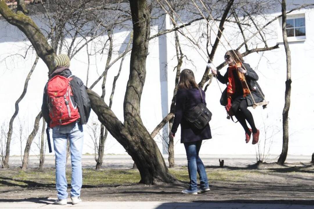 Tibeto skverelyje – sūpuoklės polėkio energijai kurti  