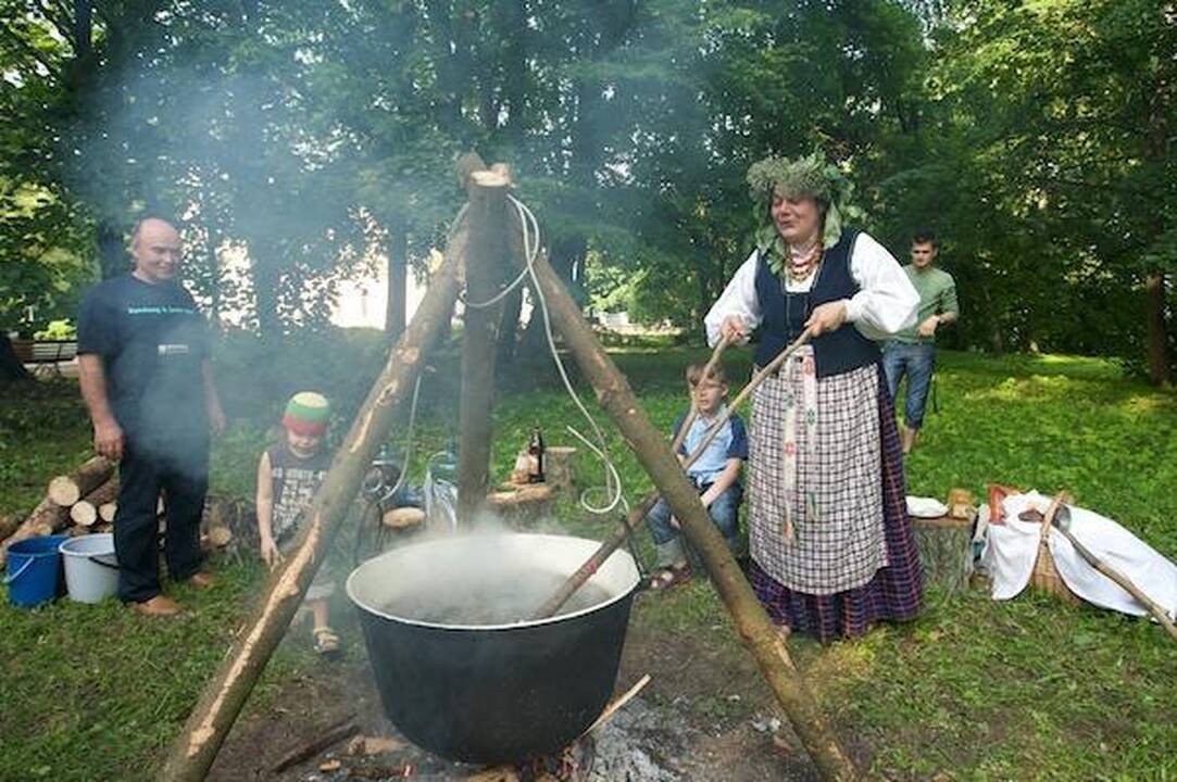Neprailgusi Joninių naktis