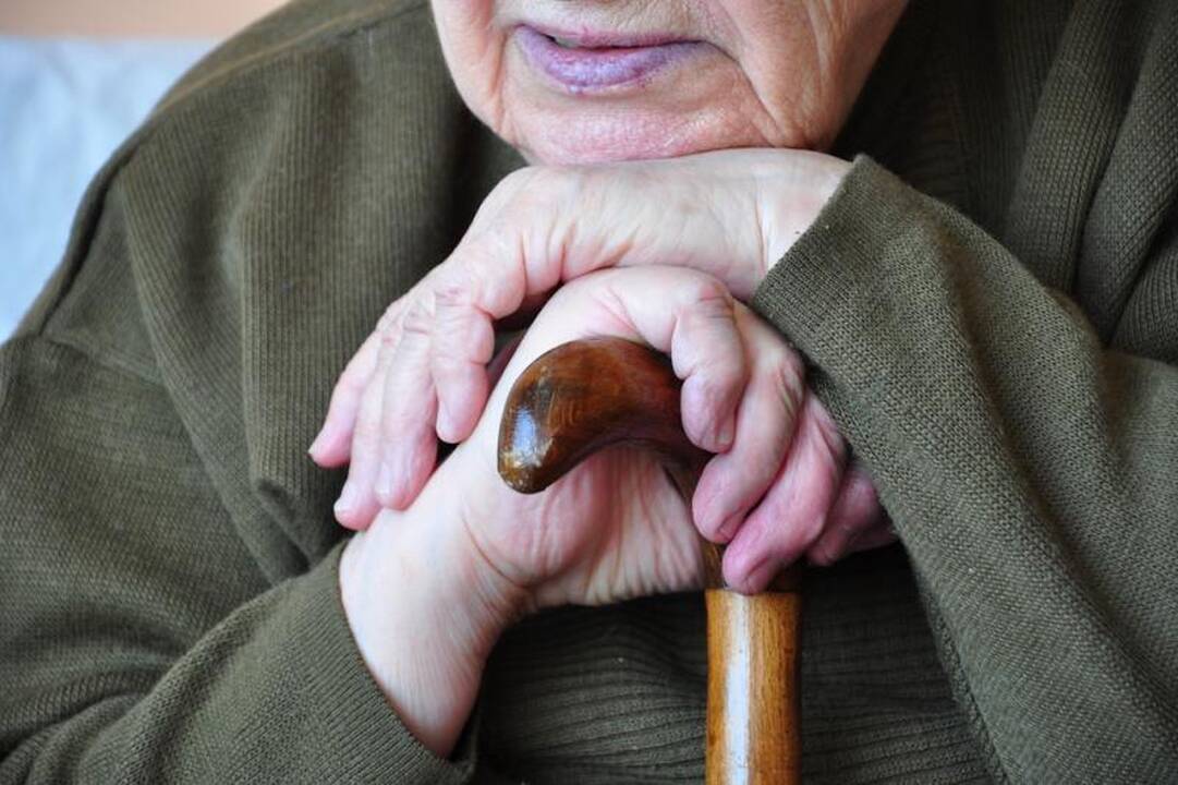 Klaipėdietė vengrais apsimetusiems sukčiams atidavė santaupas