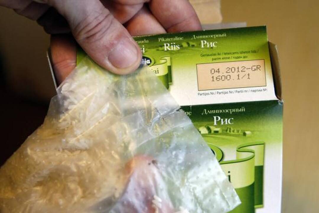 Inspektoriai Klaipėdos prekybos centruose tikrino ryžius