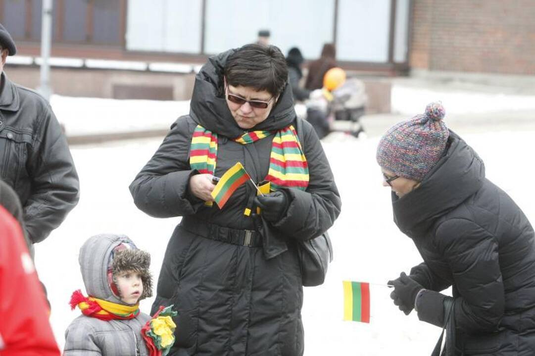 Uostamiestyje Vasario 16-oji – po partinėm vėliavom