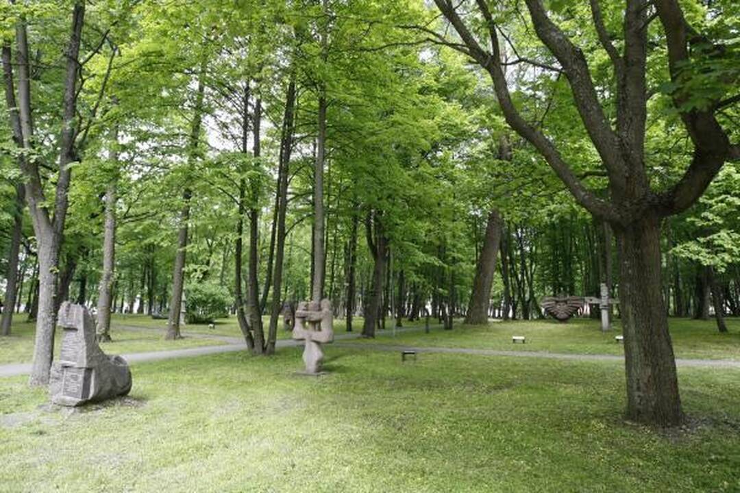 Skulptūrų parke – dėmesys istorijai 