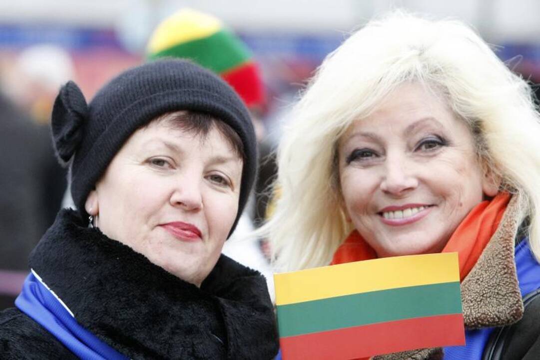 Uostamiestyje Vasario 16-oji – po partinėm vėliavom