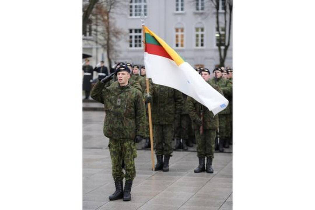 Vilniaus centre šventine rikiuote ir paradu paminėta Kariuomenės diena
