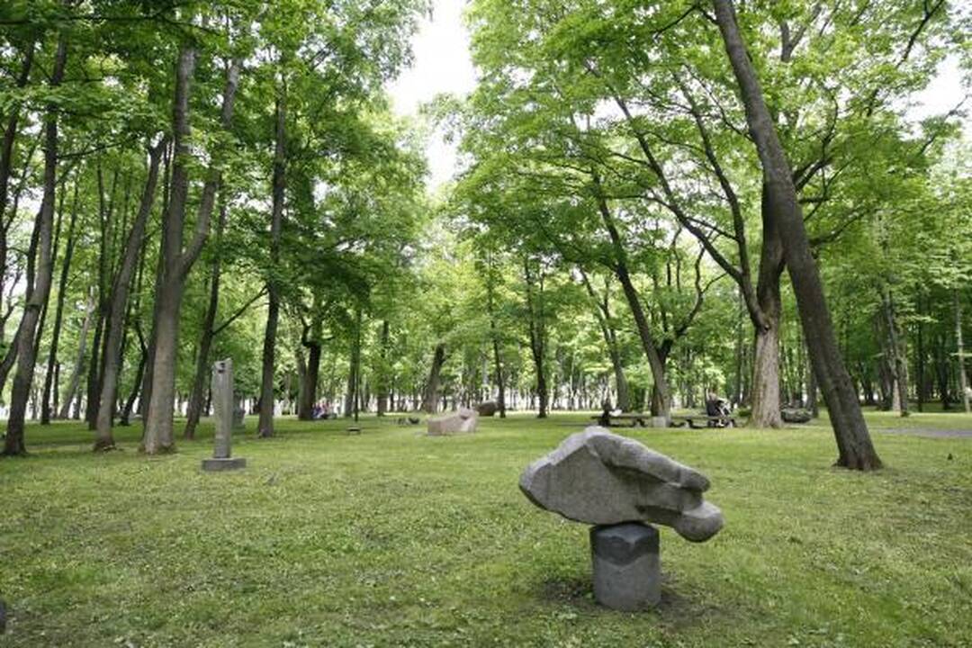 Skulptūrų parke – dėmesys istorijai 
