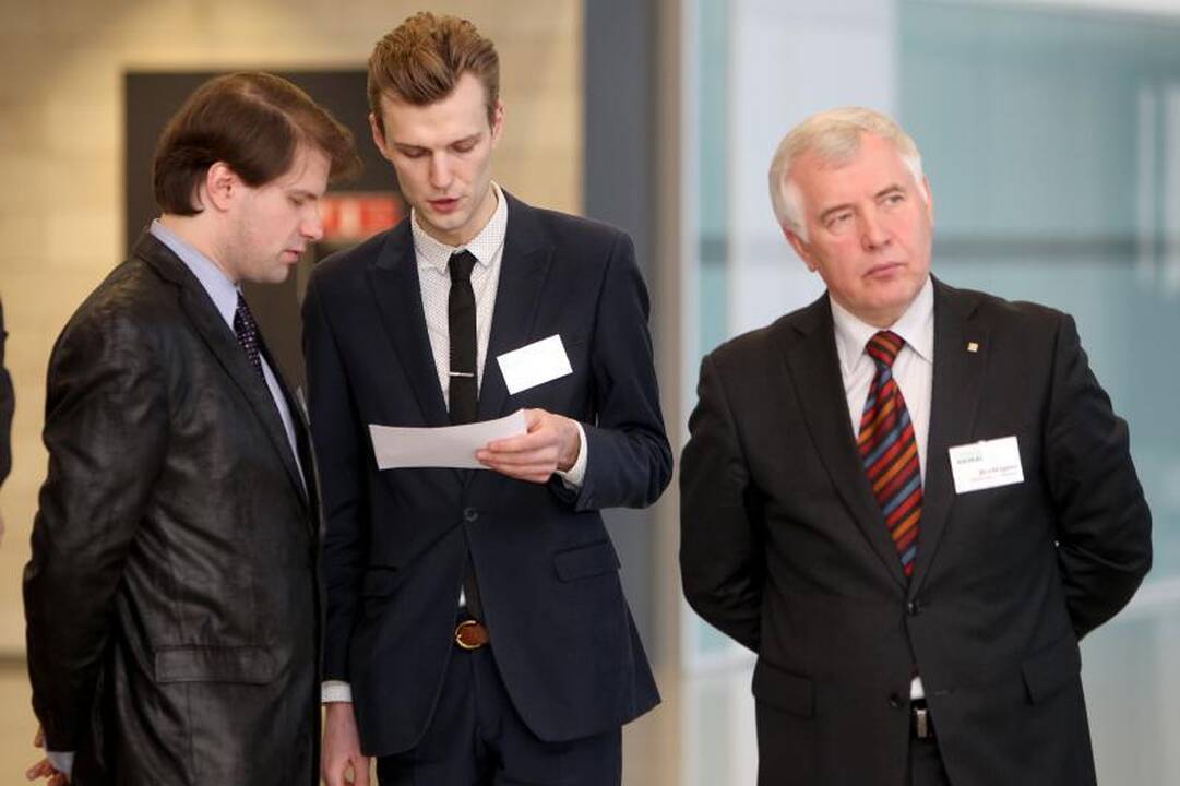 Kontaktų mainai: nuo vizitinės kortelės – iki partnerių