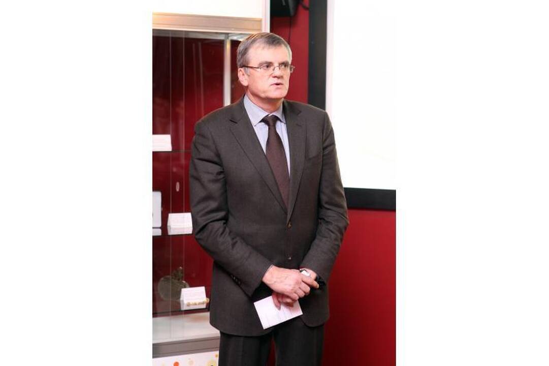 Nauja mada: pinigai kraustosi iš piniginių
