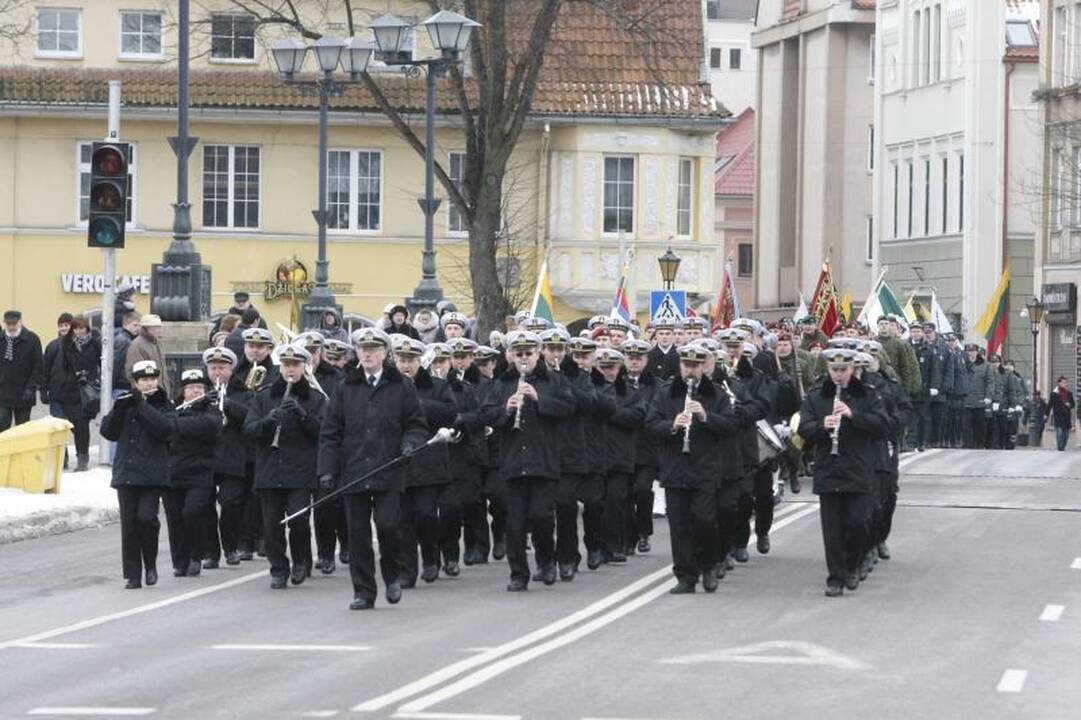 Uostamiestyje Vasario 16-oji – po partinėm vėliavom