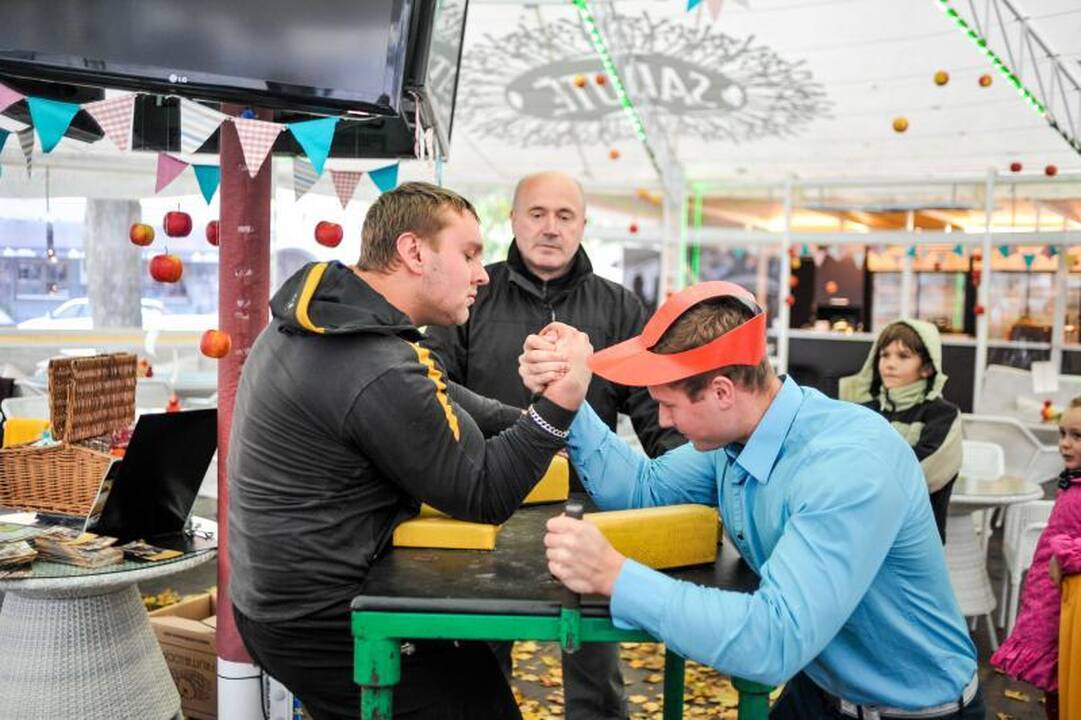 Kauno senamiestis šventiškai išlydėjo vasarą