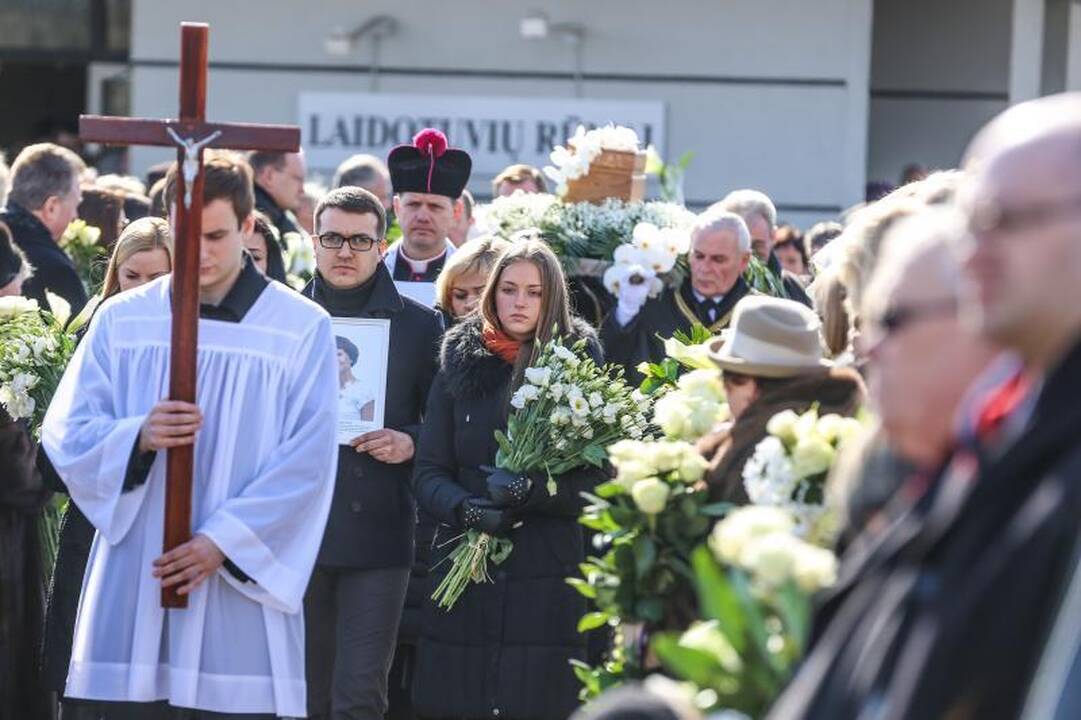 I. Matijošaitienę į paskutinę kelionę palydėjo šimtai žmonių