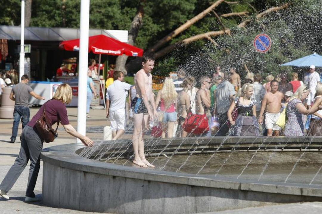 Palangoje – tūkstančiai žmonių