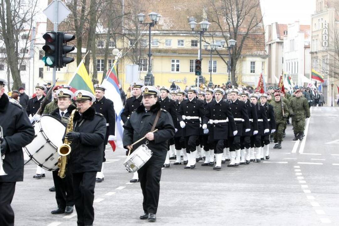 Uostamiestyje Vasario 16-oji – po partinėm vėliavom