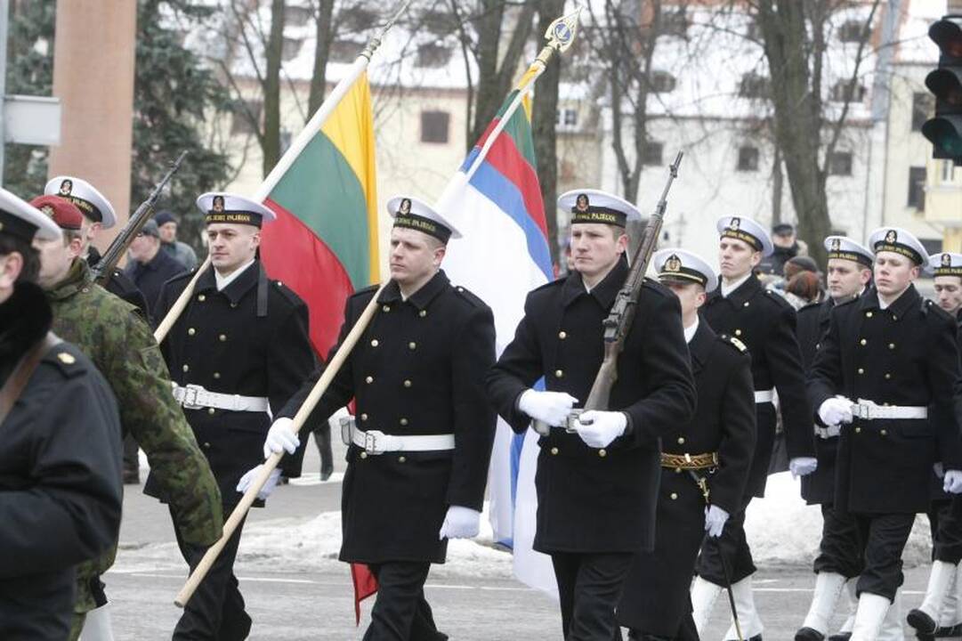 Uostamiestyje Vasario 16-oji – po partinėm vėliavom