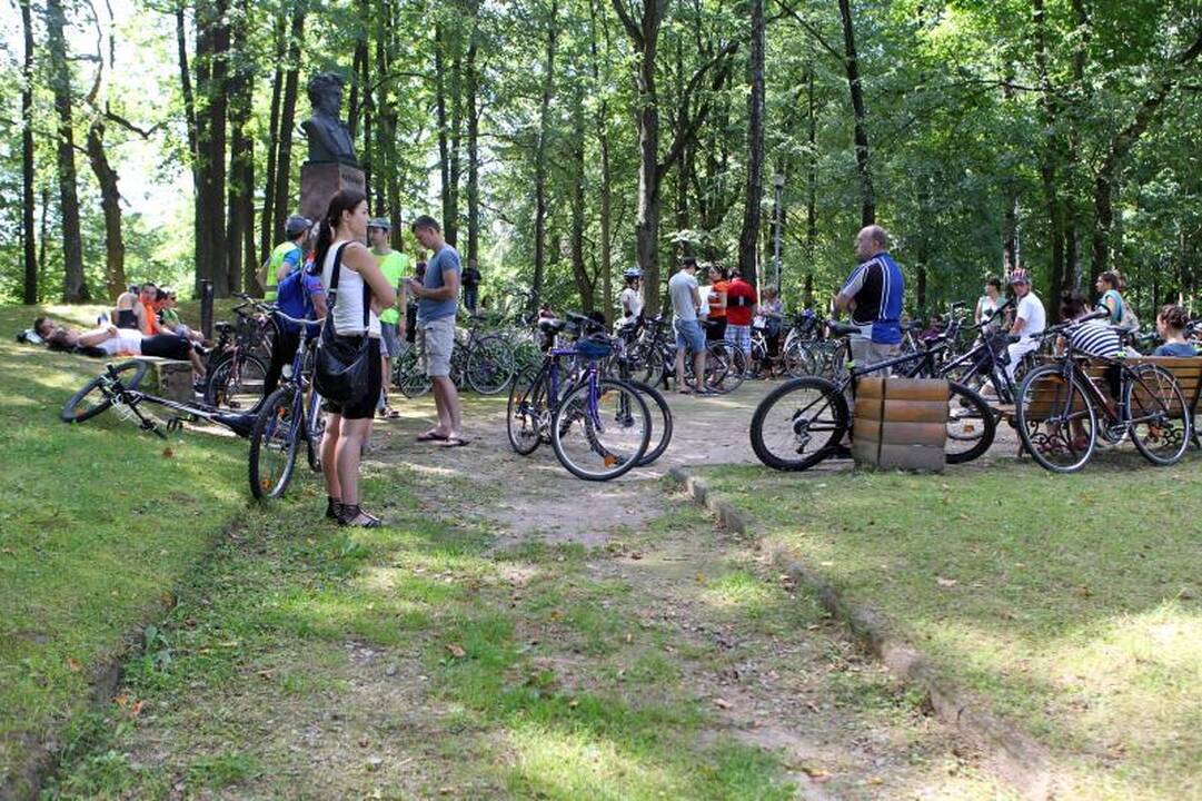 Dviračių entuziastai     tyrinėjo Vilnių