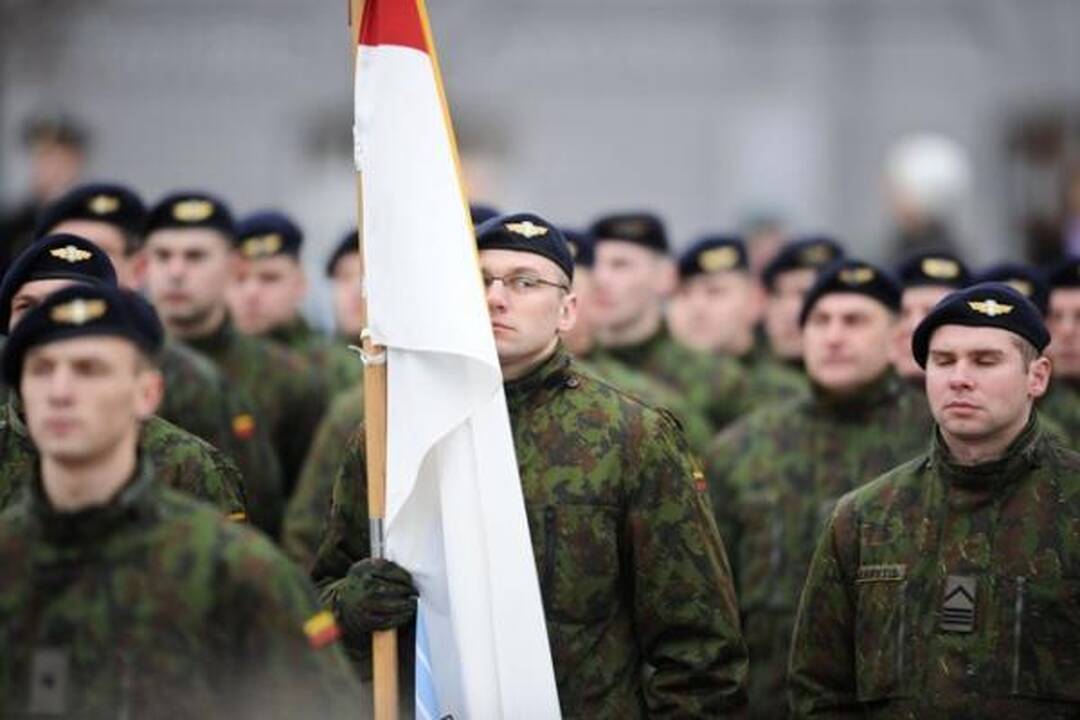 Vilniaus centre šventine rikiuote ir paradu paminėta Kariuomenės diena