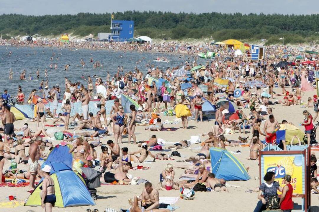 Palangoje – tūkstančiai žmonių