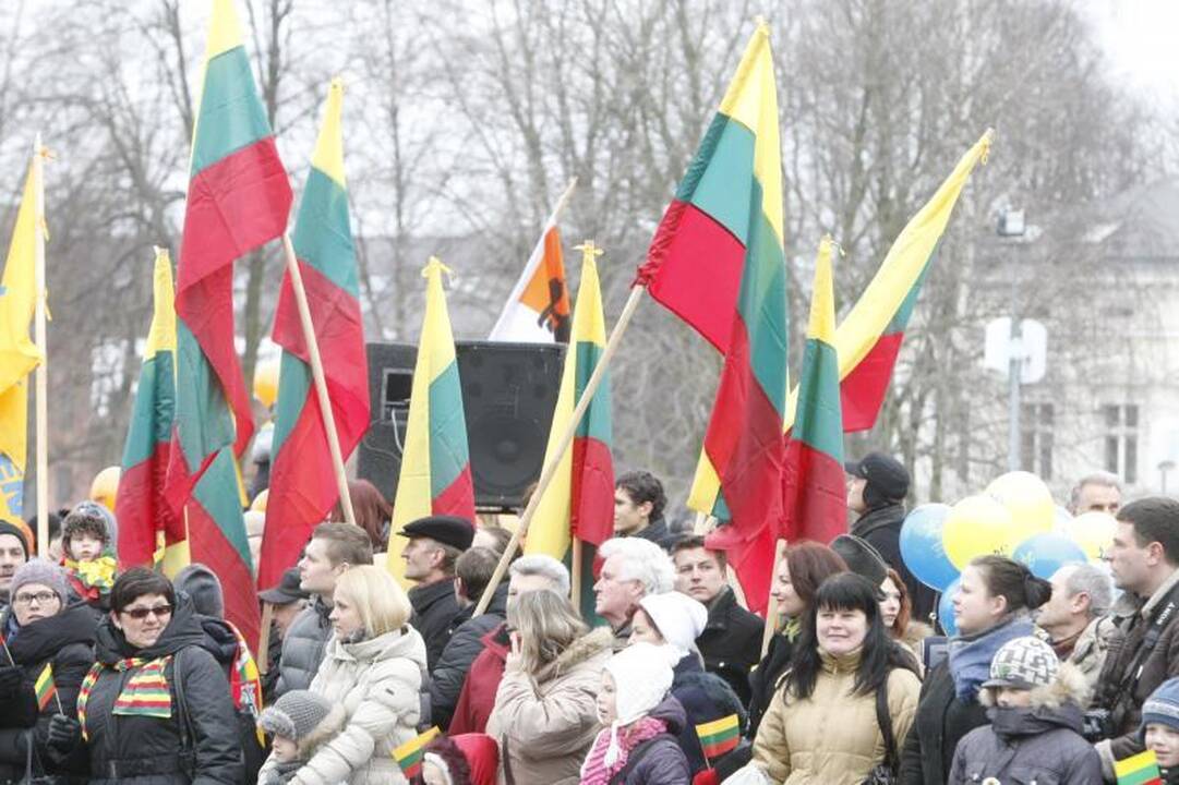 Uostamiestyje Vasario 16-oji – po partinėm vėliavom