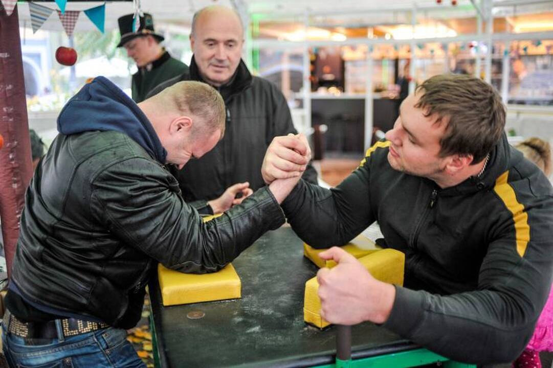 Kauno senamiestis šventiškai išlydėjo vasarą