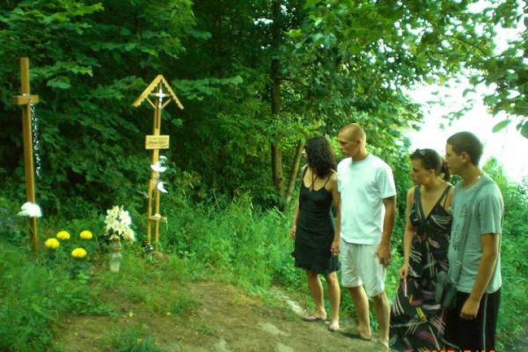 Venckų namų sergėtojai nesitraukia ir per kaitrą