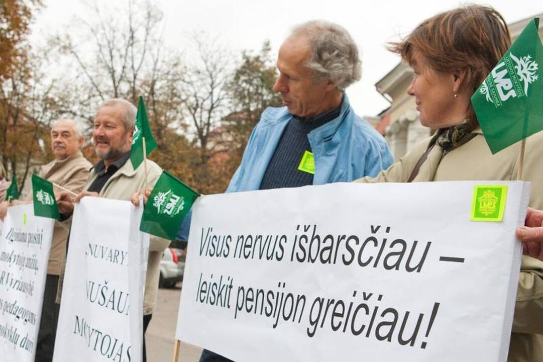 Mokytojų dienos išvakarėse piketavo pedagogai