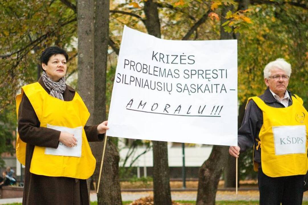 Mokytojų dienos išvakarėse piketavo pedagogai