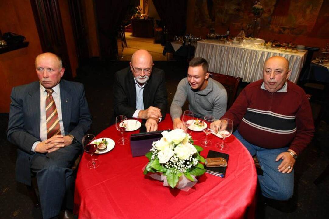 Į Seimą patekusi A. Ručienė savo suknelių neišmestų