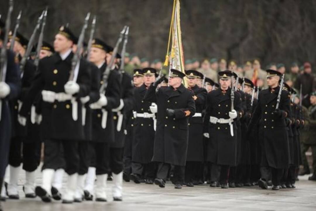 Vilniaus centre šventine rikiuote ir paradu paminėta Kariuomenės diena